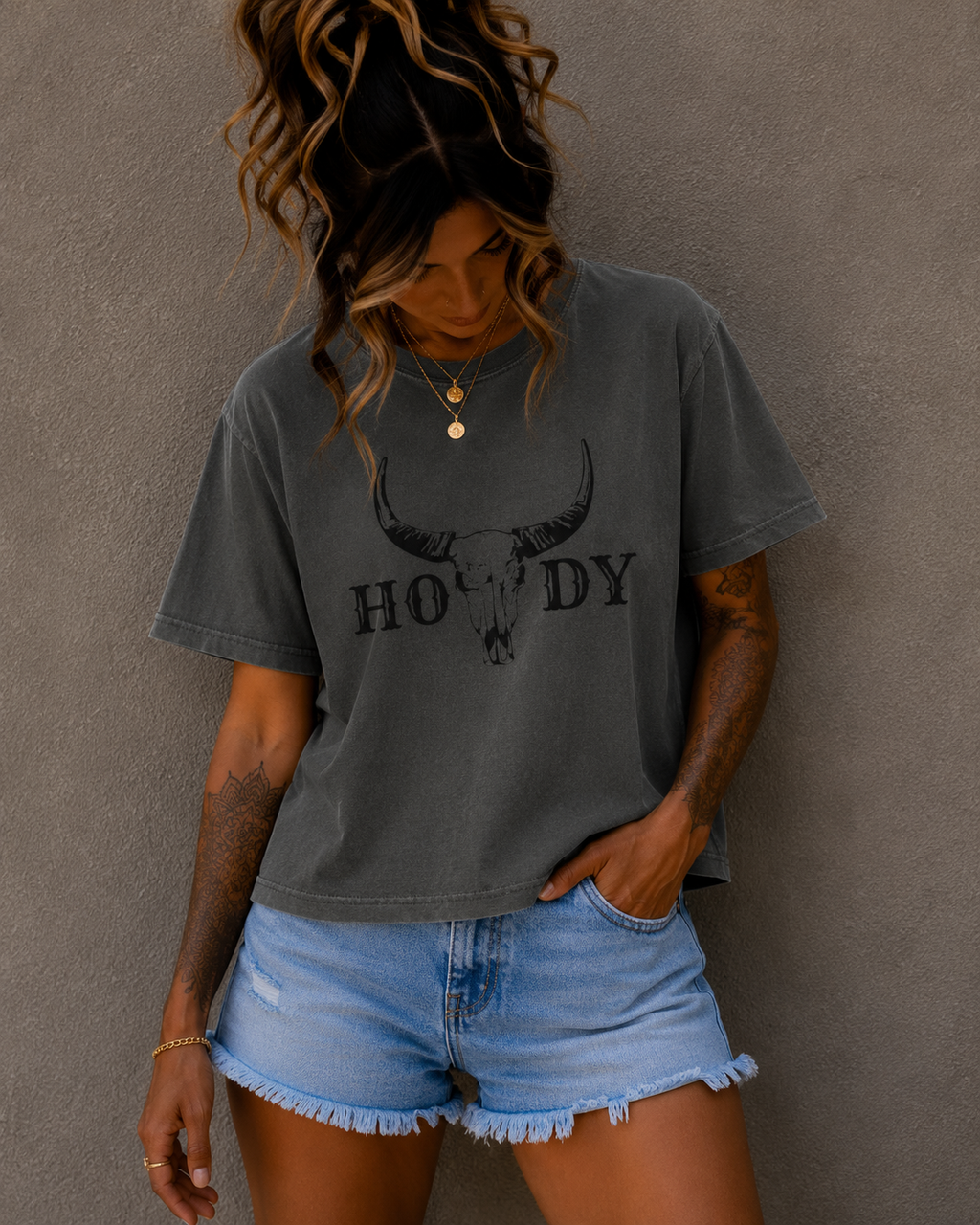 Howdy Skull Crop Tee — Women's Western Boxy T‑Shirt