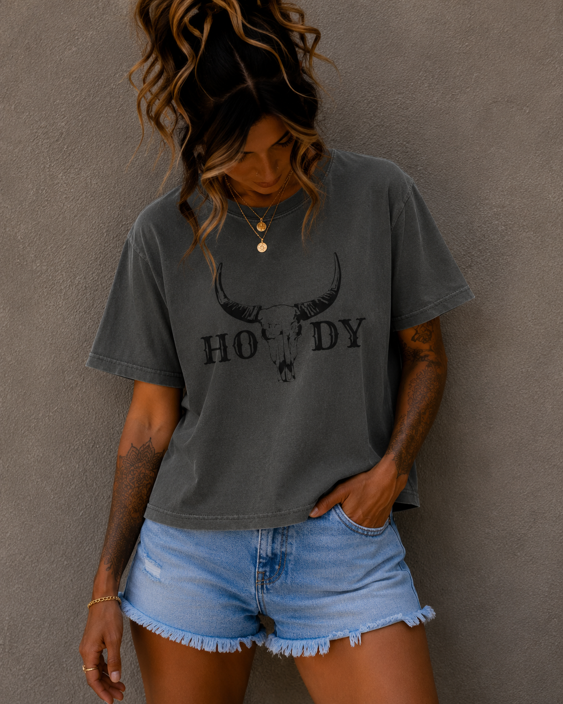Howdy Skull Crop Tee — Women's Western Boxy T‑Shirt