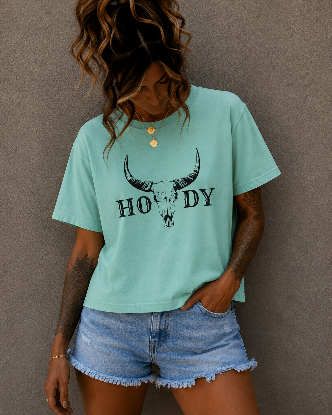 Howdy Skull Crop Tee — Women's Western Boxy T‑Shirt
