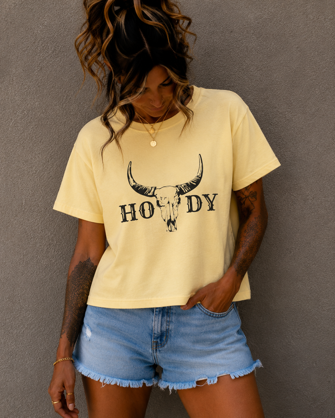 Howdy Skull Crop Tee — Women's Western Boxy T‑Shirt
