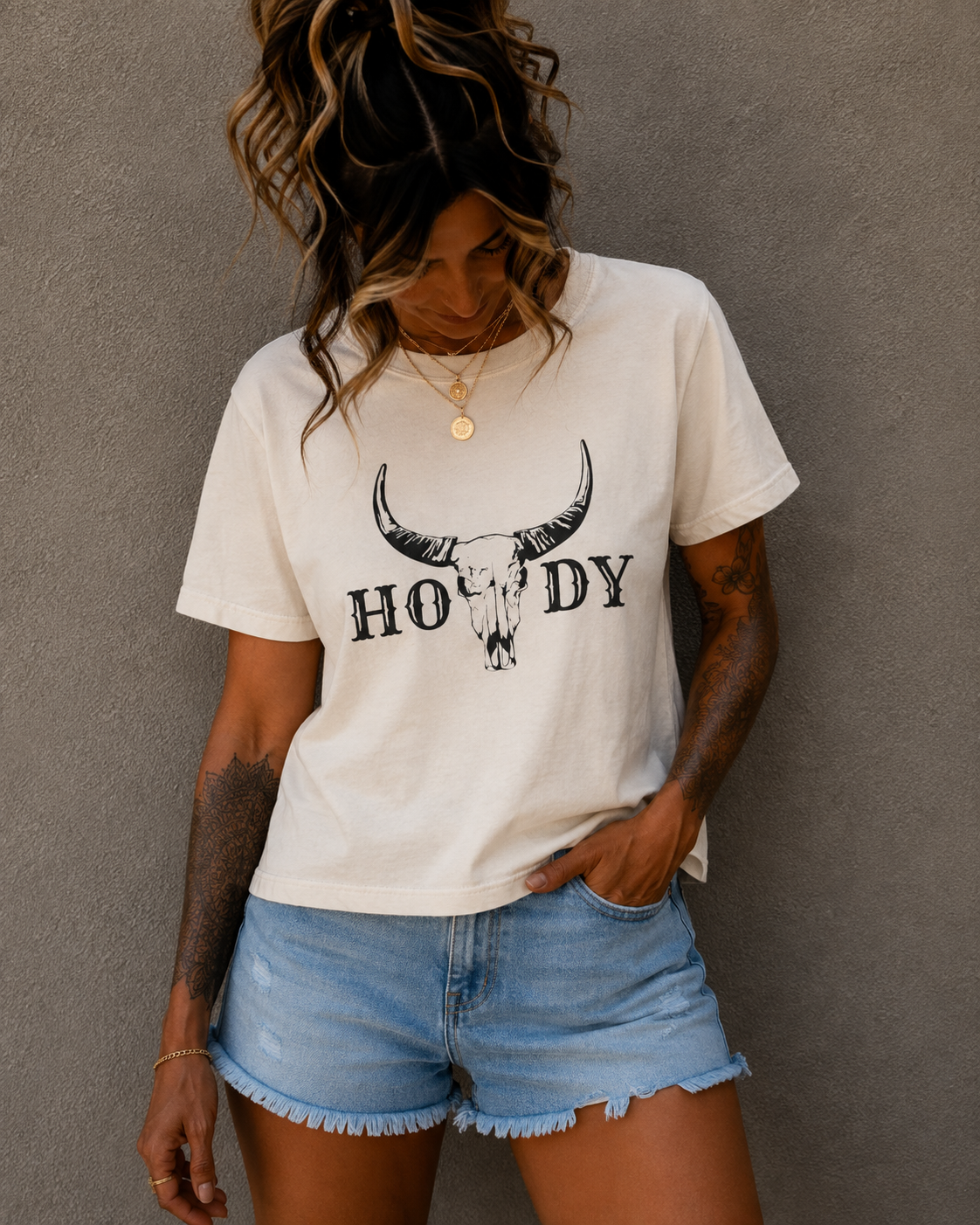 Howdy Skull Crop Tee — Women's Western Boxy T‑Shirt